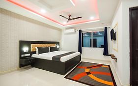 Hotel O Red Velvet Premium